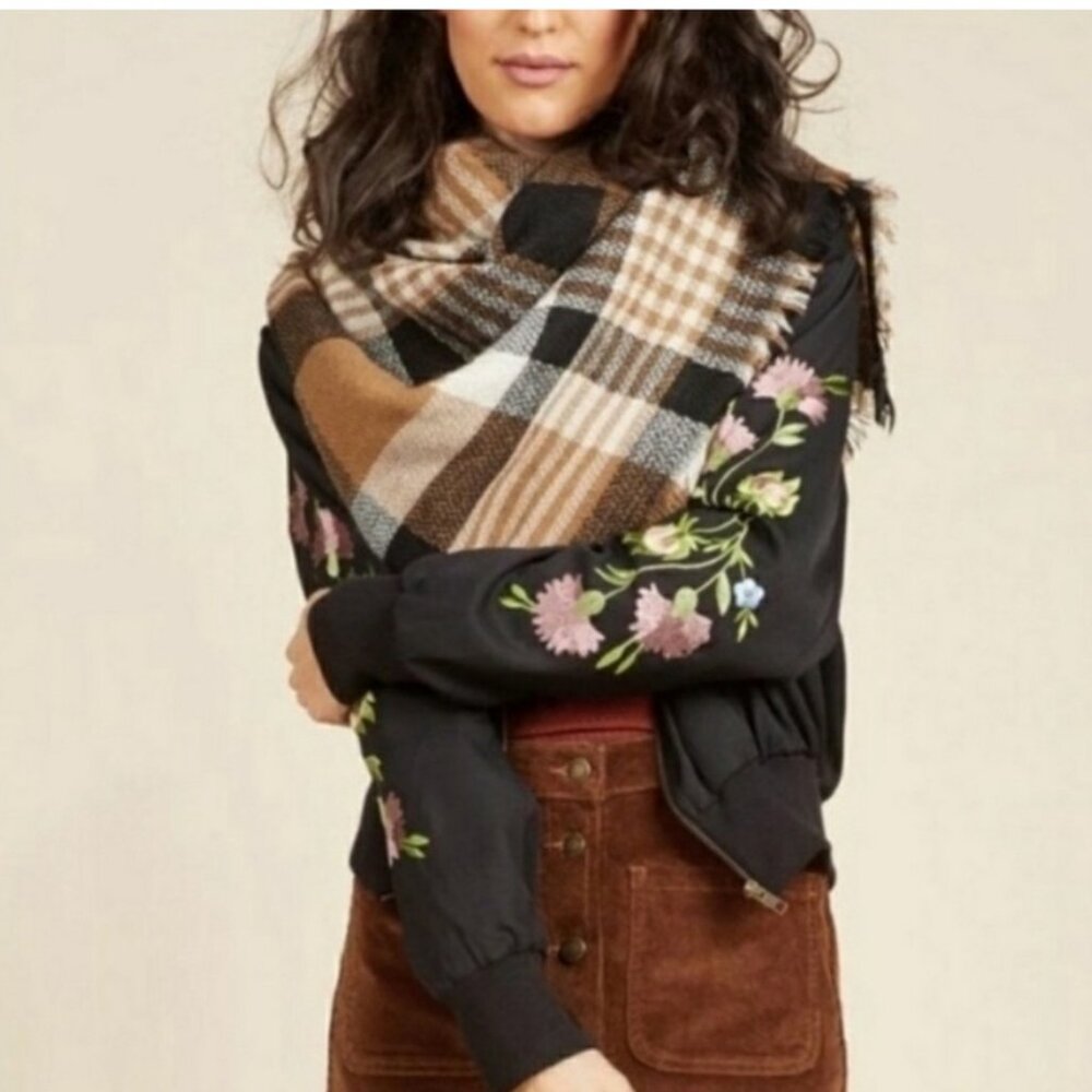 Modcloth Plaid Blanket Scarf Neutral Fall Autumn Rustic Camel Black White
